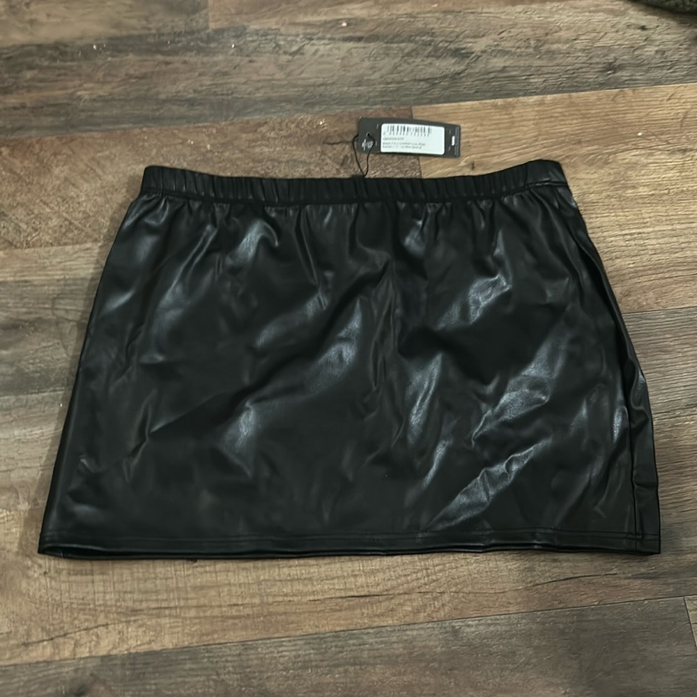 leather skirt